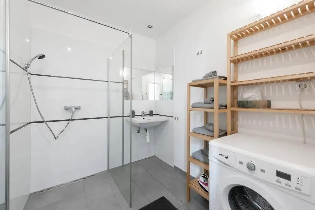 2 Bedrooms Apt Near Wenceslas Sq Πράγα 0*,